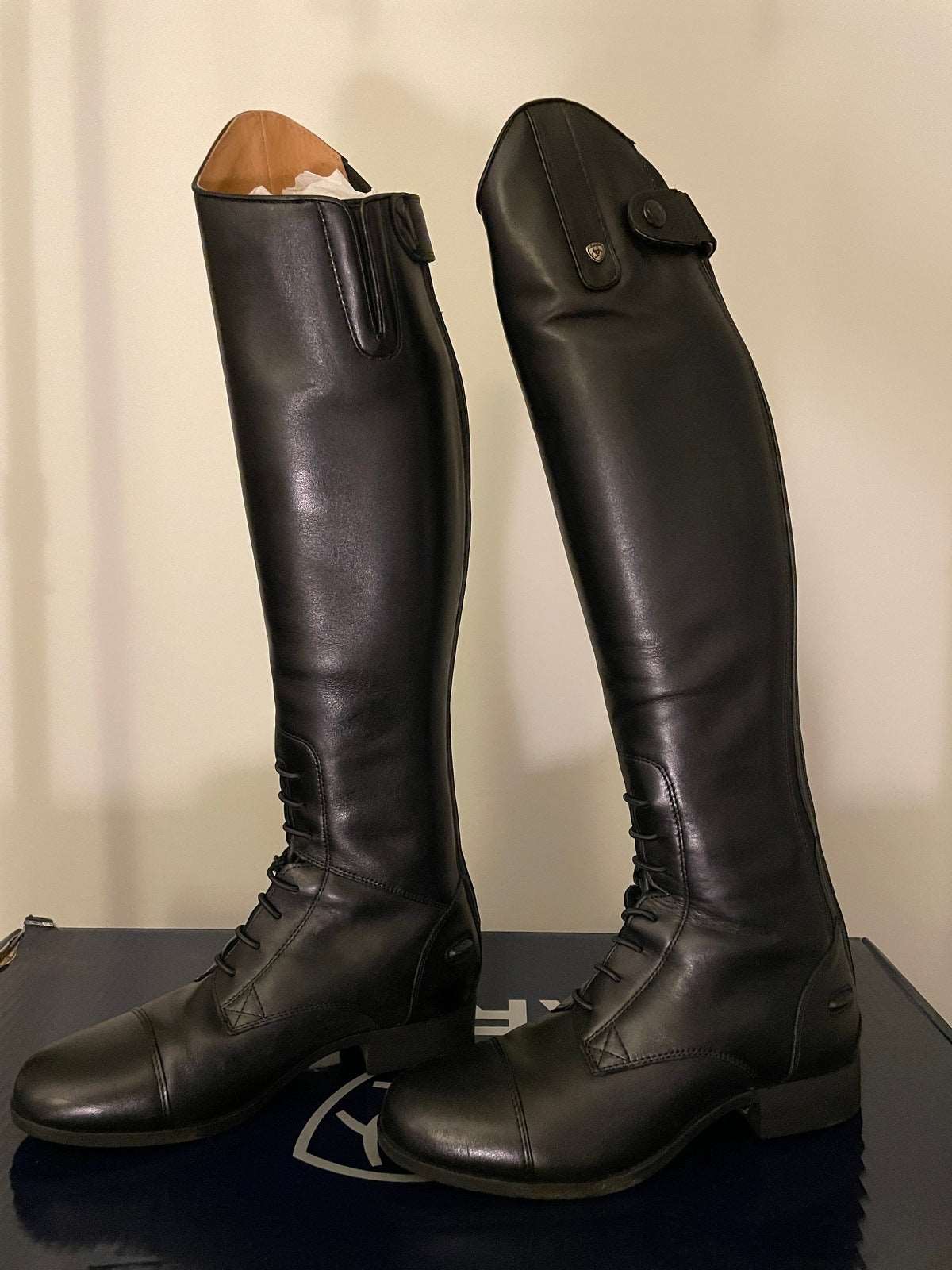 ThriftedEquestrian Clothing 7.5 XSM Ariat Heritage Field Boots - 7.5 Extra Slim Regular