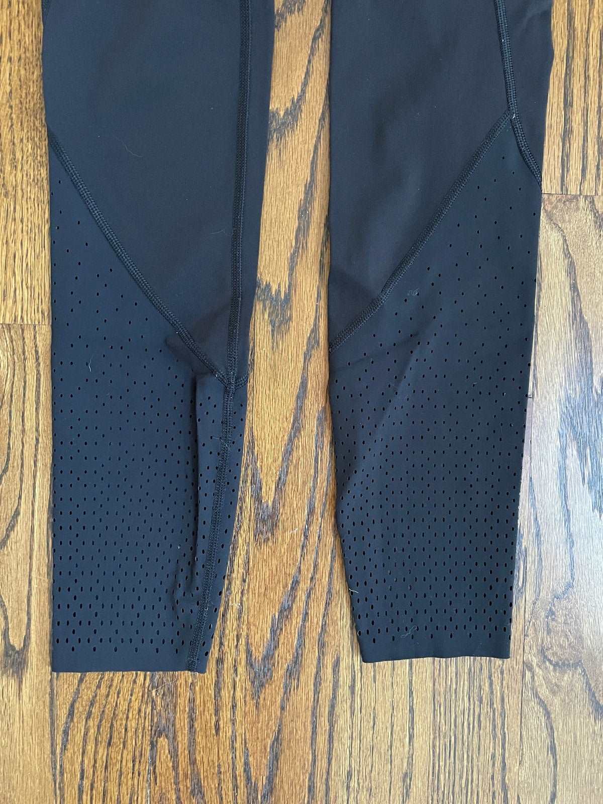 ThriftedEquestrian Clothing 4 Lululemon 3/4 Leggings - 4